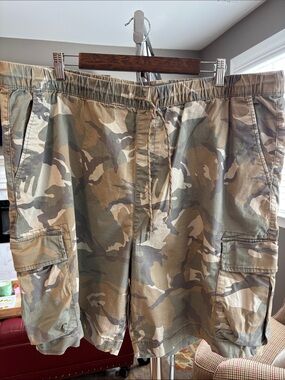 Men’s Old Navy Camo Cargo Shorts